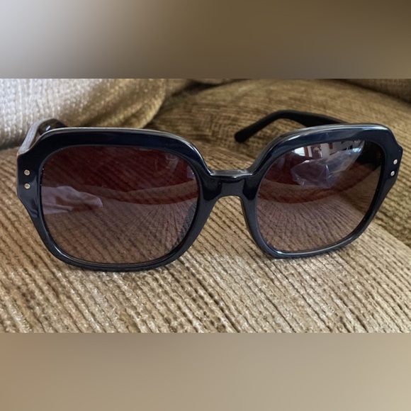 NWOT Tory Burch Square Polarized TY7143U Black Sunglasses - Picture 1 of 5